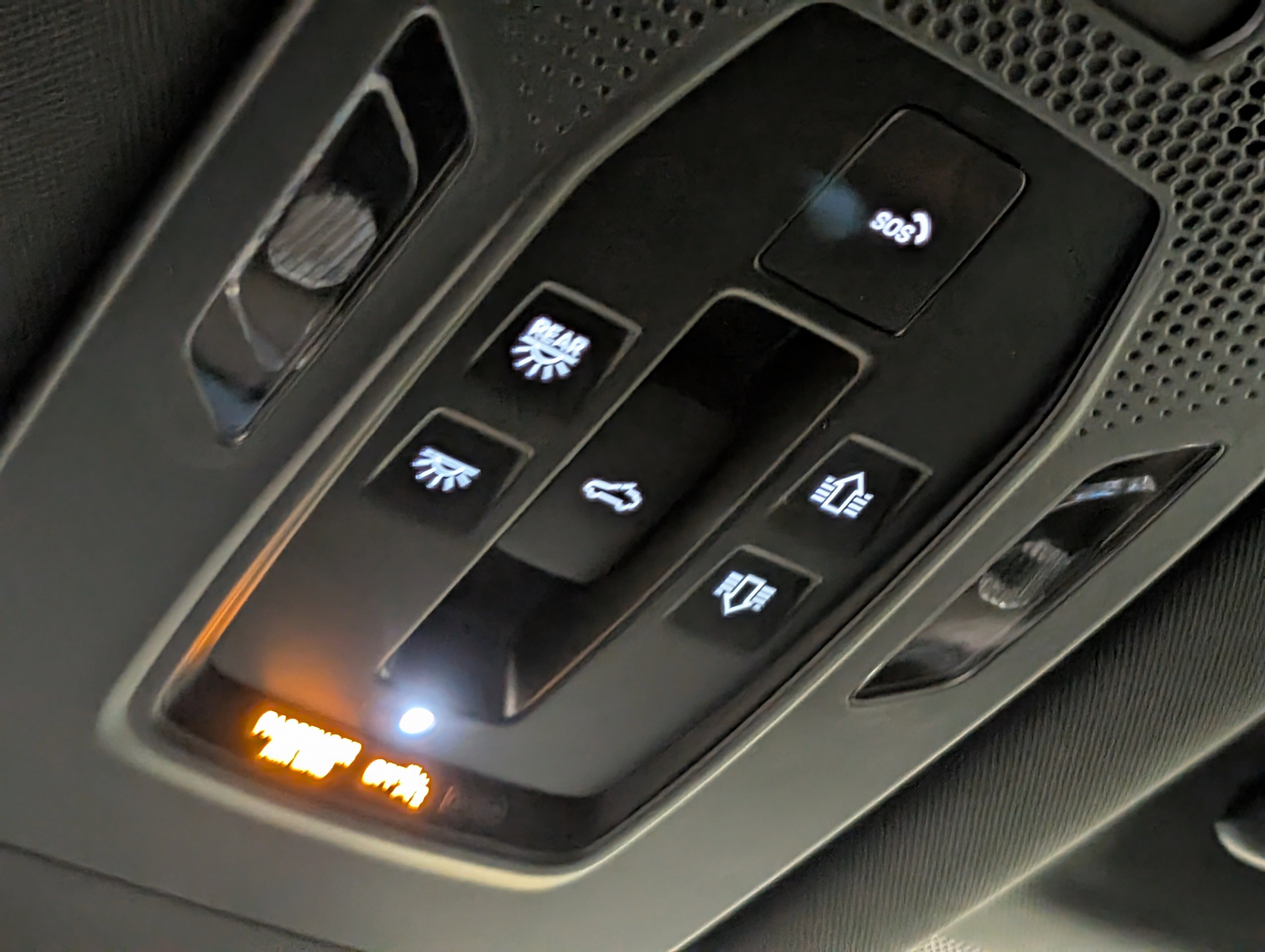 Certified 2025 Porsche Macan Electric image 38