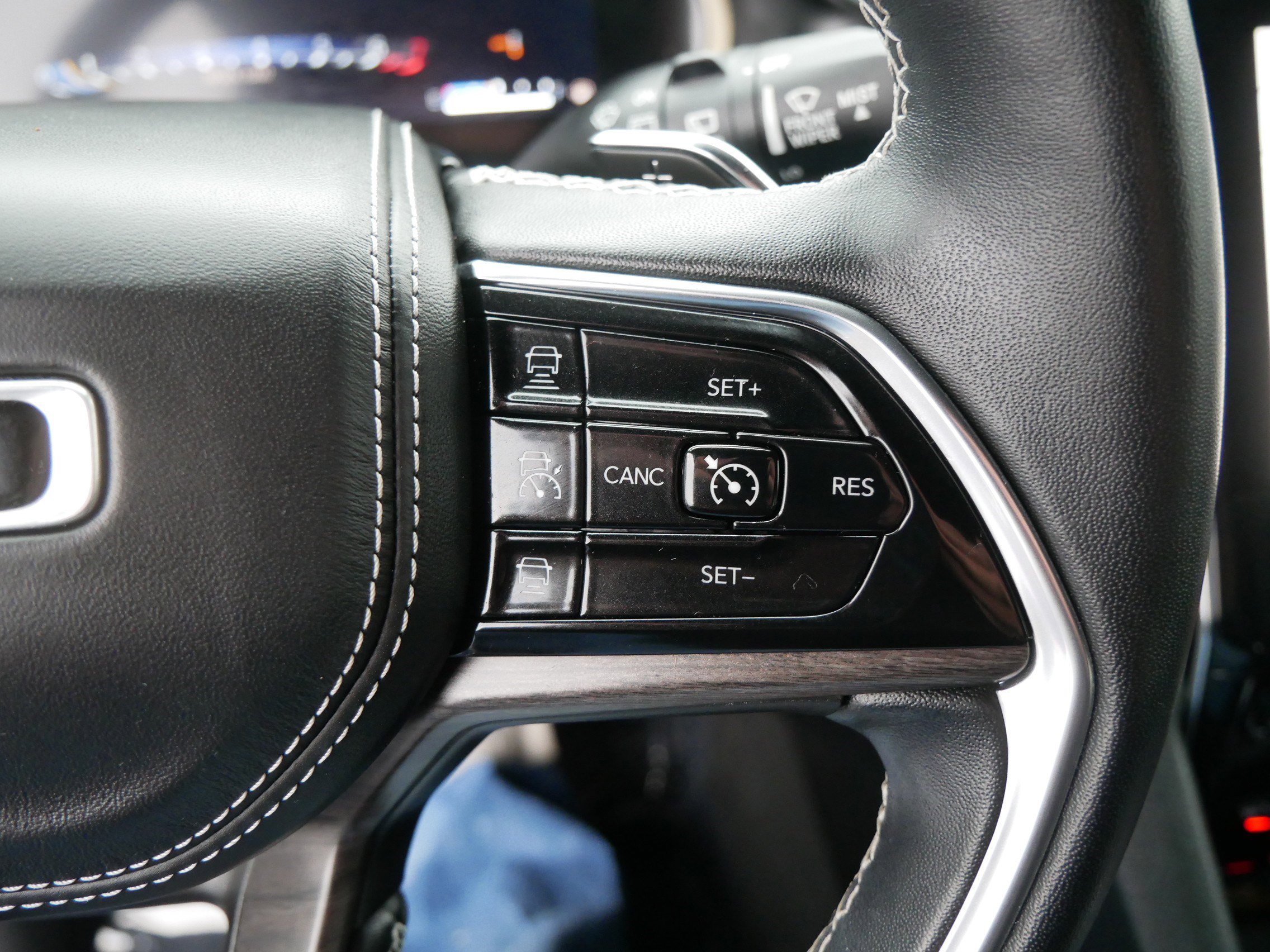 Used 2022 Jeep Grand Cherokee Overland w/ Luxury Tech Group IV image 30