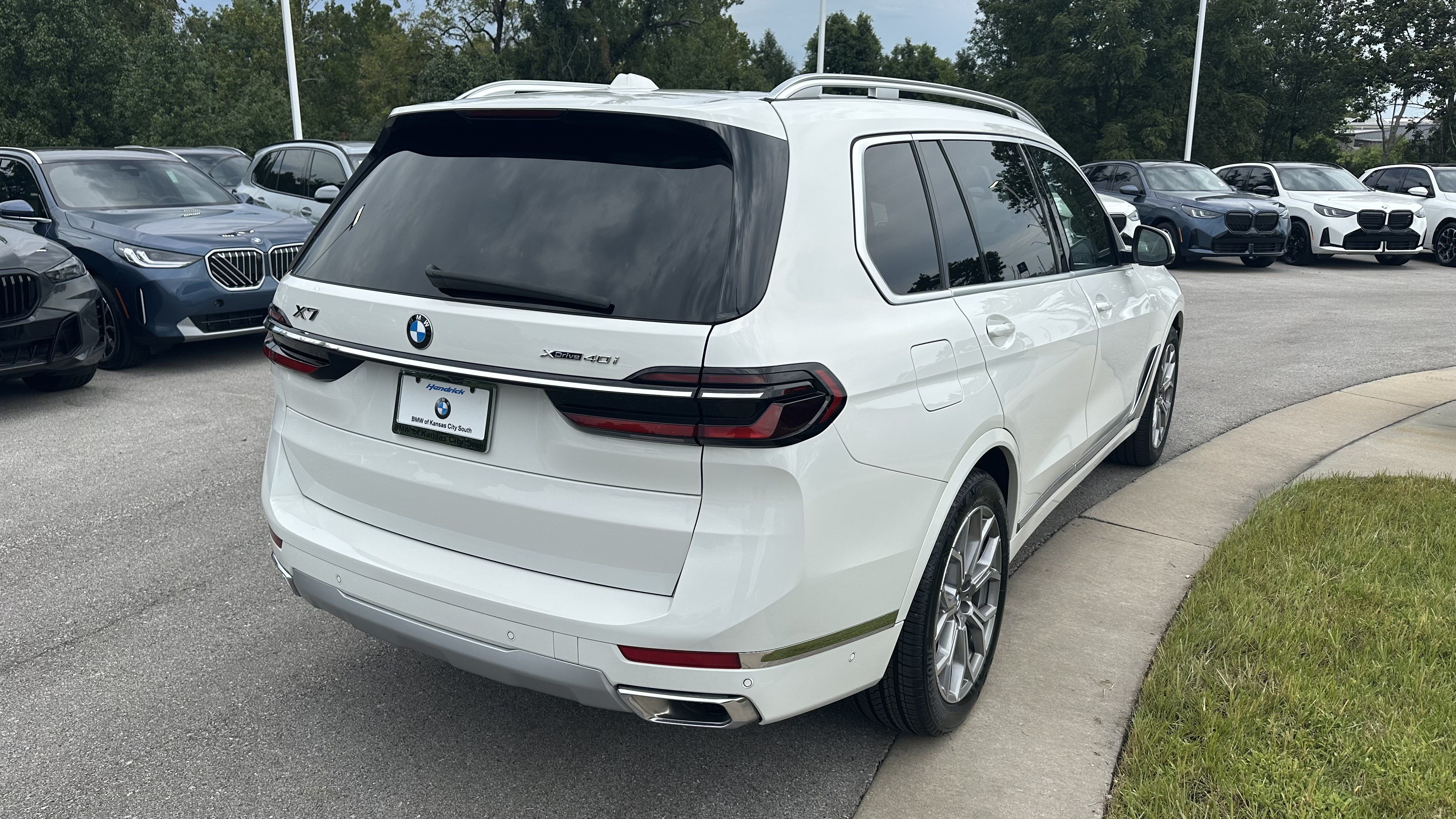 Certified 2026 BMW X7 xDrive40i AWD/4WD image 10