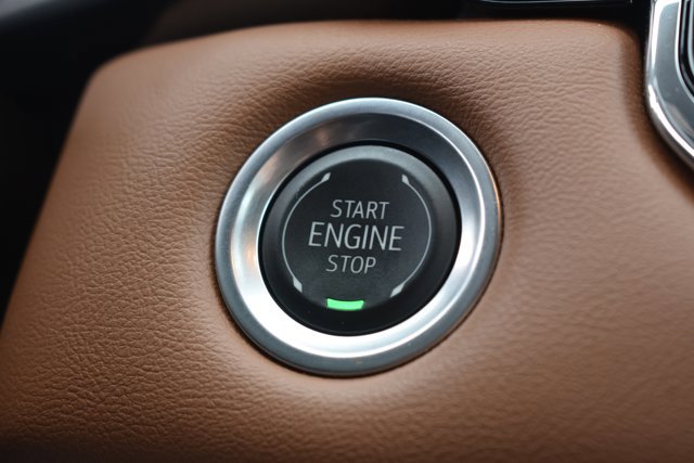 Used 2025 GMC Canyon AT4 image 27