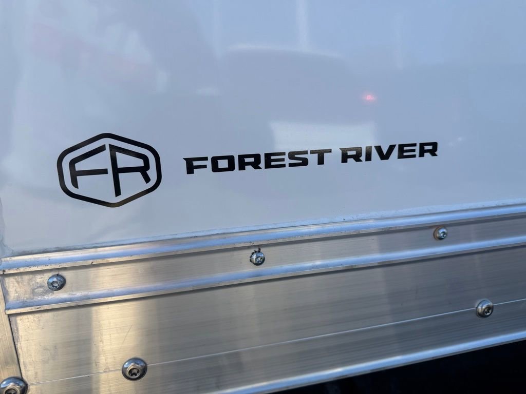 New 2027 Ford E-450 and Econoline 450 Super Duty w/ Power Equipment Group image 21