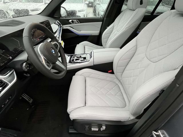 New 2026 BMW X5 xDrive40i w/ M Sport Package AWD/4WD image 14