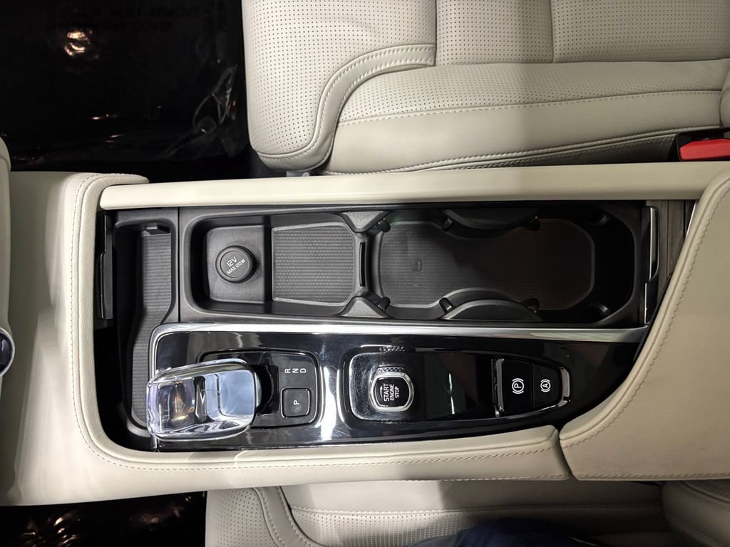 Certified 2025 Volvo S90 B6 Ultra AWD/4WD image 23