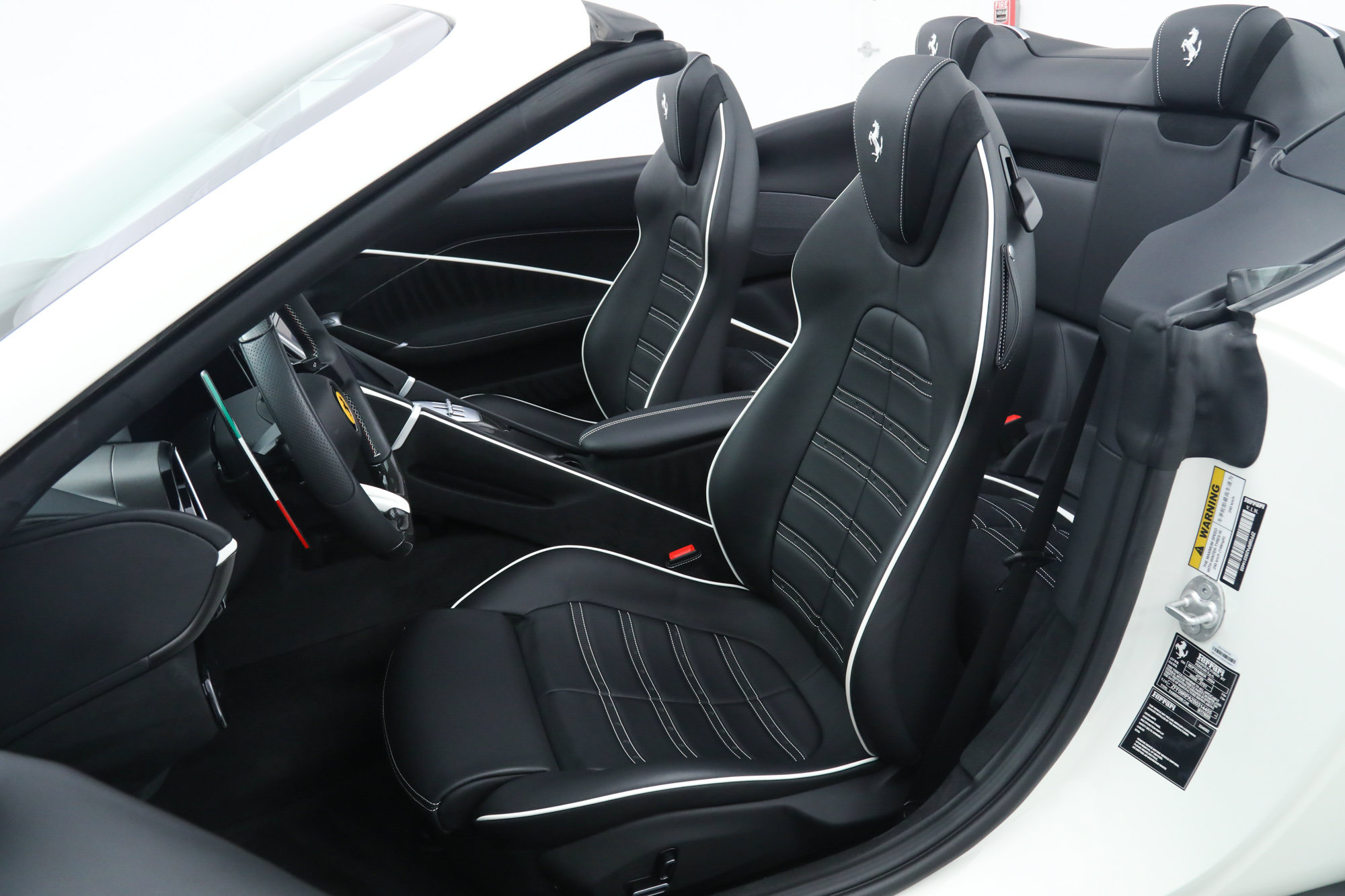 Certified 2025 Ferrari Roma Spider RWD image 5