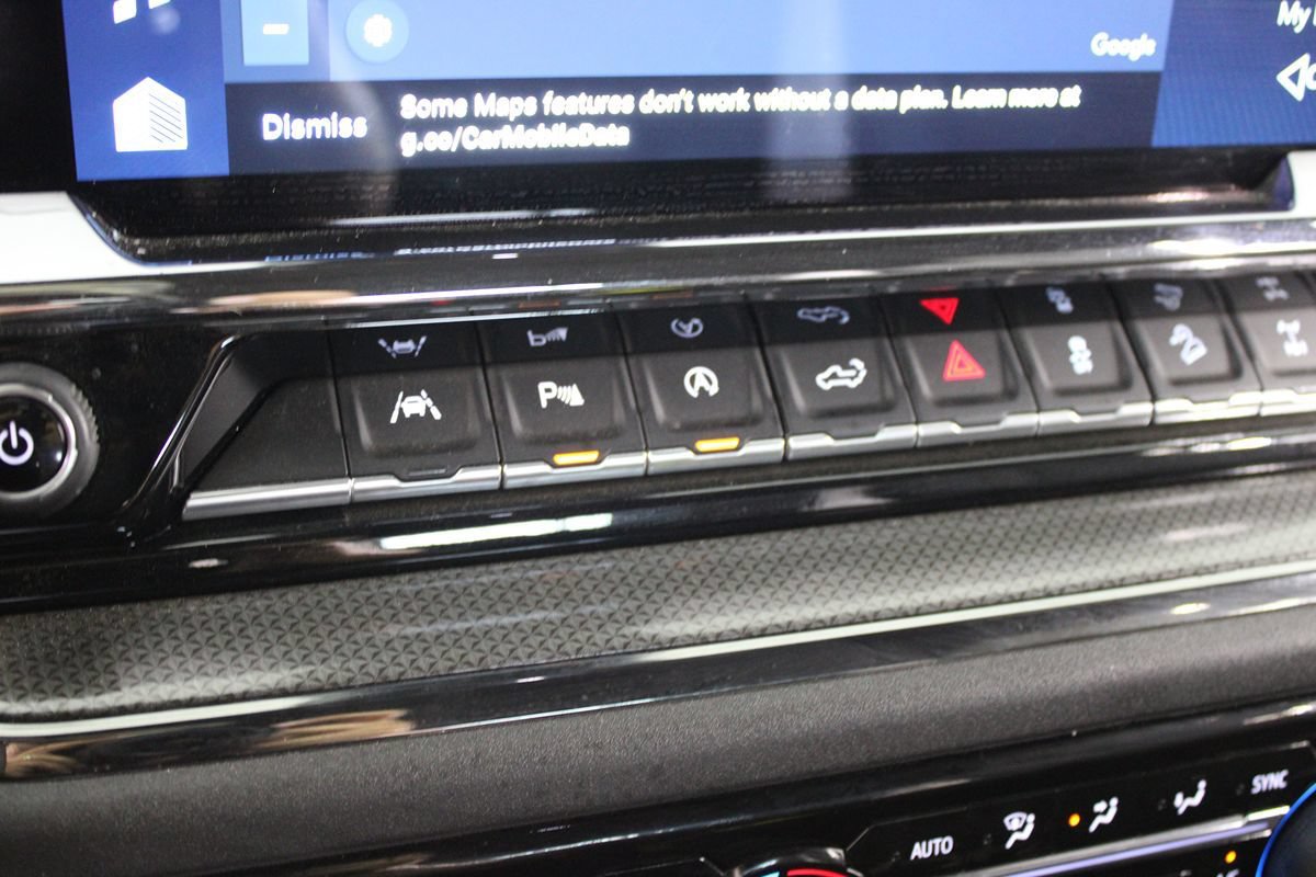 Used 2023 Chevrolet Silverado 1500 ZR2 w/ Technology Package AWD/4WD image 28