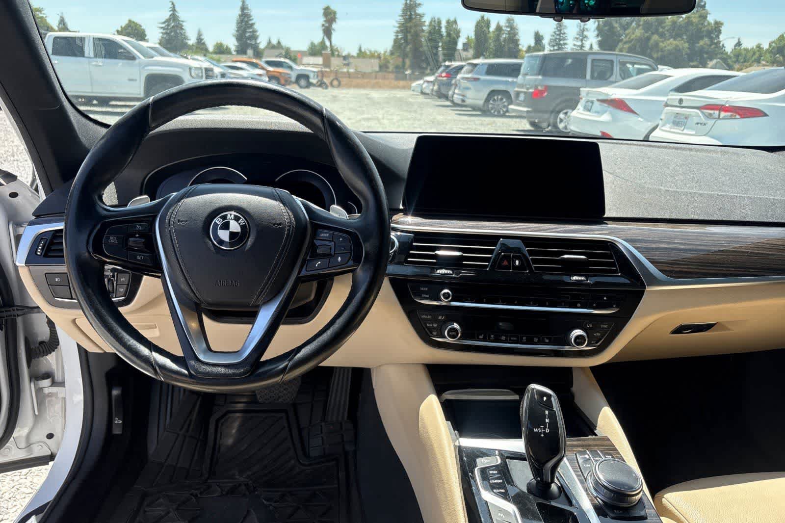 Used 2017 BMW 540i RWD image 4
