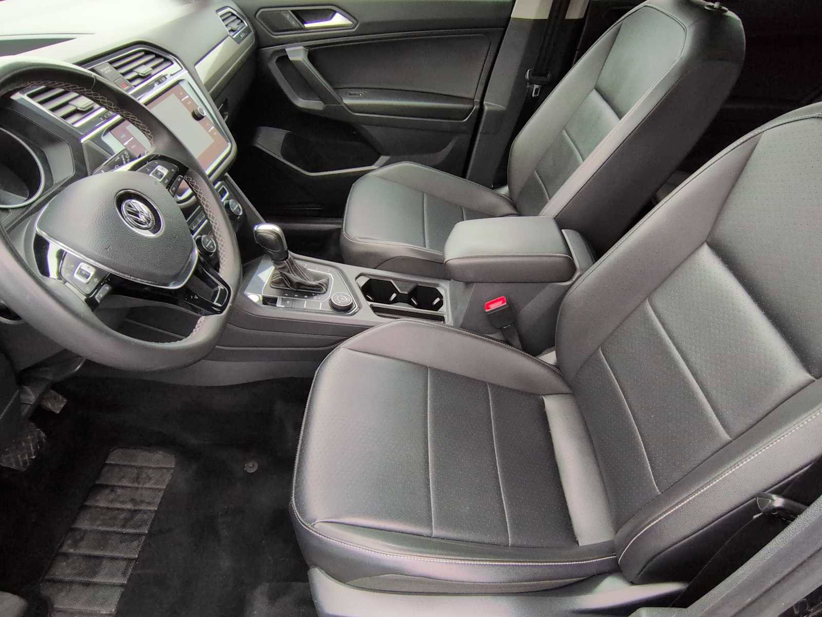 Used 2021 Volkswagen Tiguan SE AWD/4WD image 15