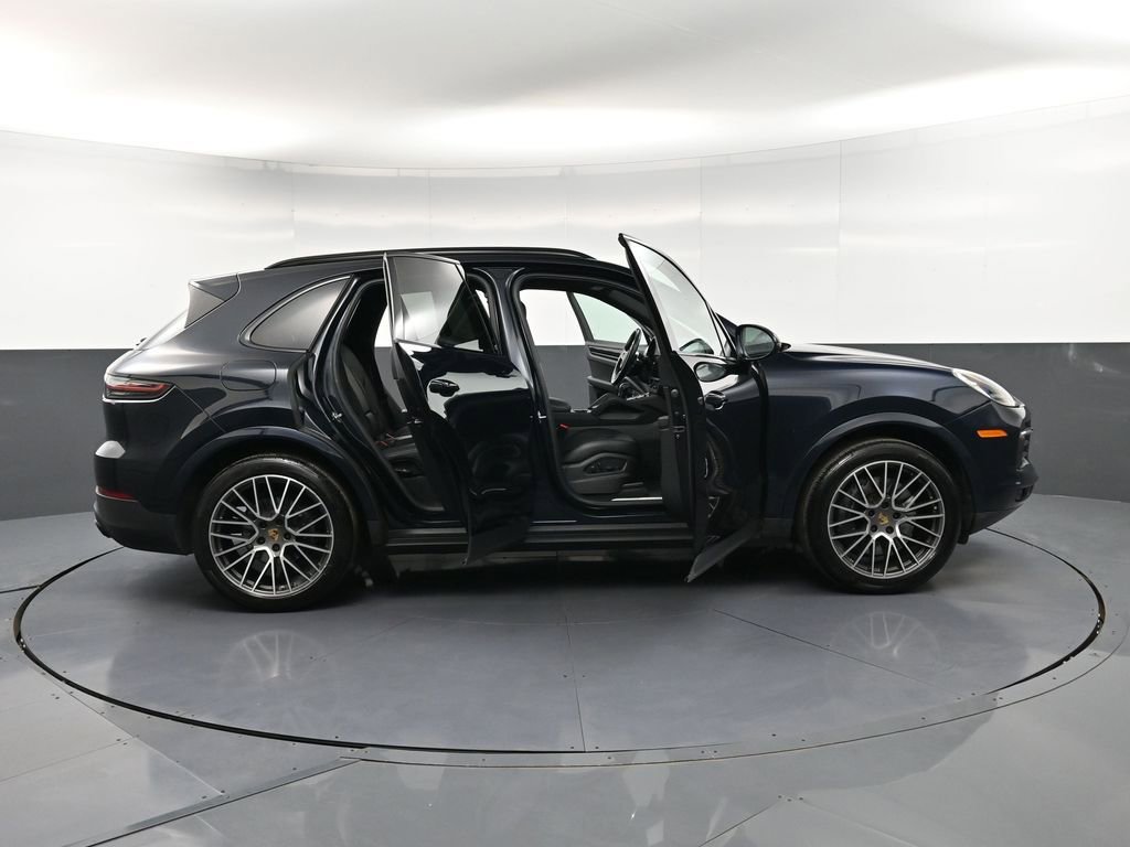 Certified 2022 Porsche Cayenne AWD/4WD image 36