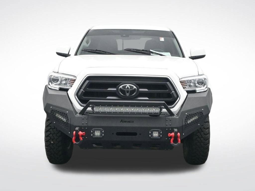 Used 2022 Toyota Tacoma SR5 AWD/4WD image 2