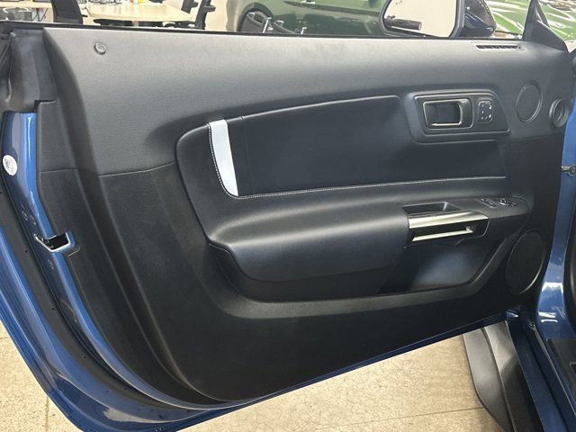 Used 2021 Ford Mustang Shelby GT500 w/ Technology Package image 8