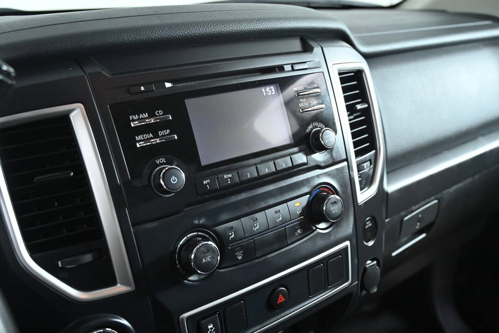 Used 2018 Nissan Titan S image 15