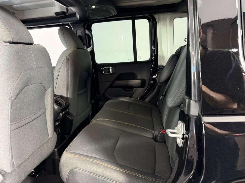 Certified 2025 Jeep Wrangler Unlimited Sahara image 27