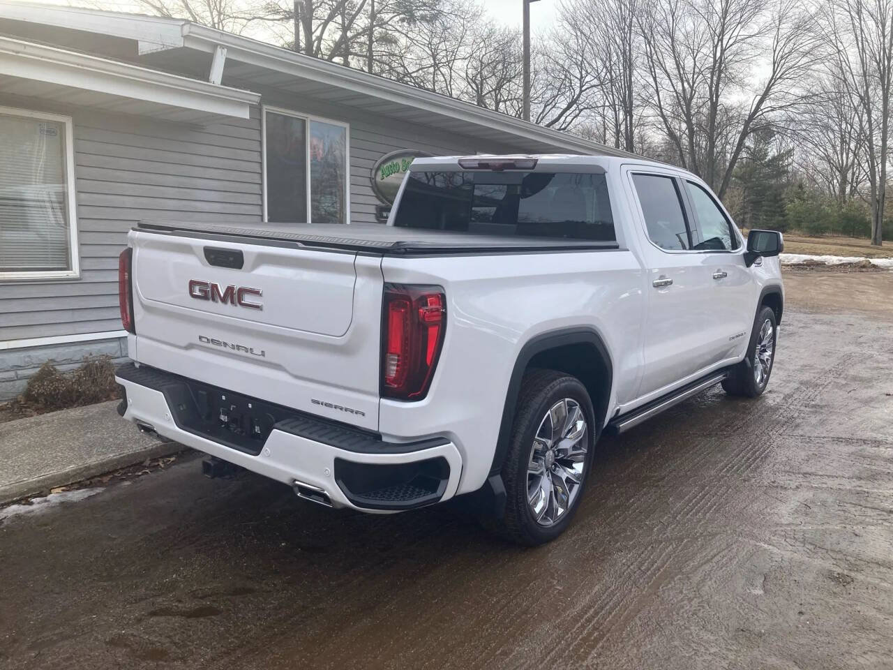 Used 2023 GMC Sierra 1500 Denali w/ Denali Reserve Package AWD/4WD image 6