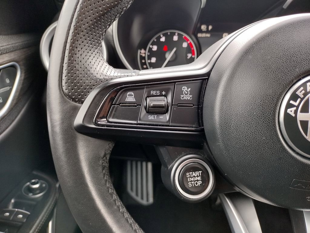 Used 2022 Alfa Romeo Giulia Ti image 22