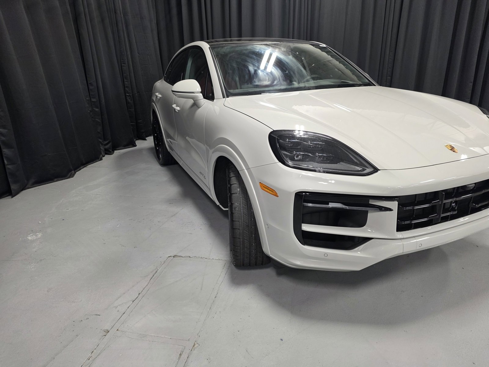 New 2026 Porsche Cayenne GTS image 4
