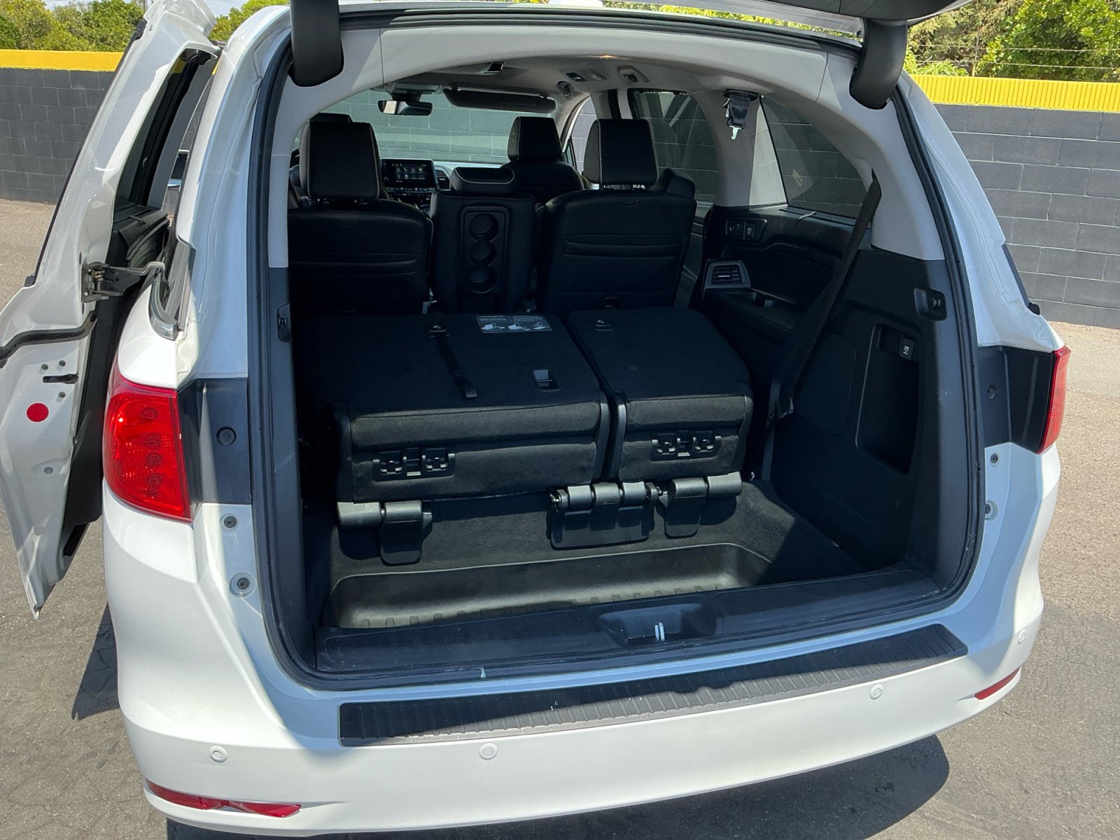 Used 2023 Honda Odyssey Elite image 24