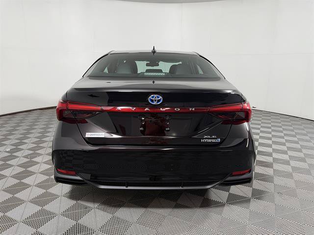Used 2019 Toyota Avalon XLE w/ Moonroof Package FWD image 6