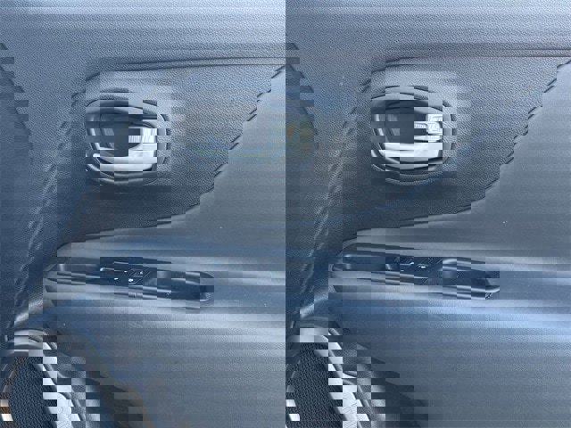 Used 2023 Jeep Renegade Latitude image 28