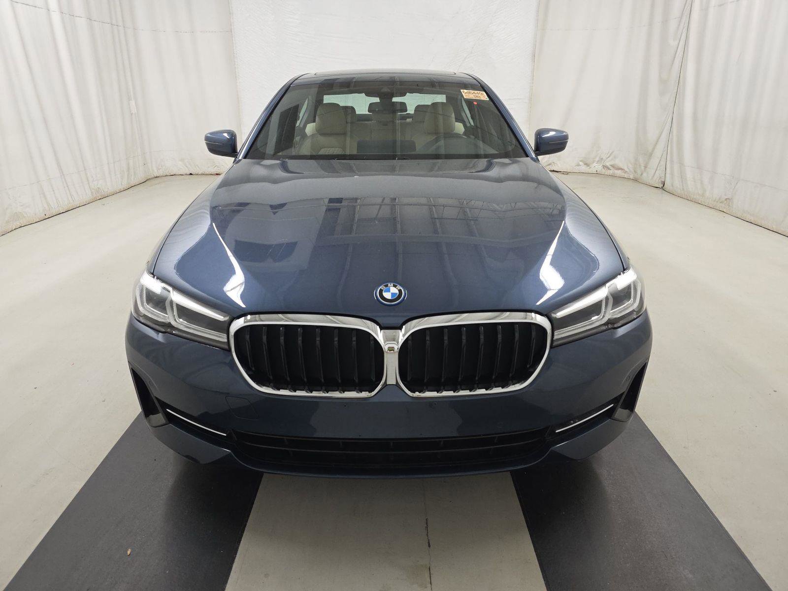 Used 2023 BMW 530e xDrive w/ Convenience Package AWD/4WD image 5