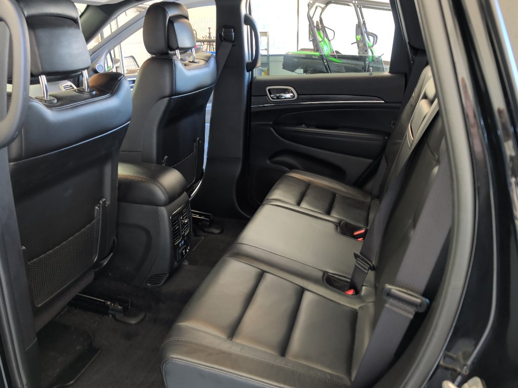 Used 2022 Jeep Grand Cherokee Limited w/ Tech Group AWD/4WD image 14