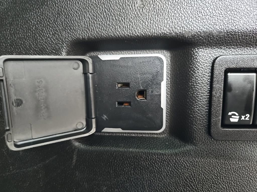 Used 2023 GMC Yukon SLT w/ SLT Premium Package image 55