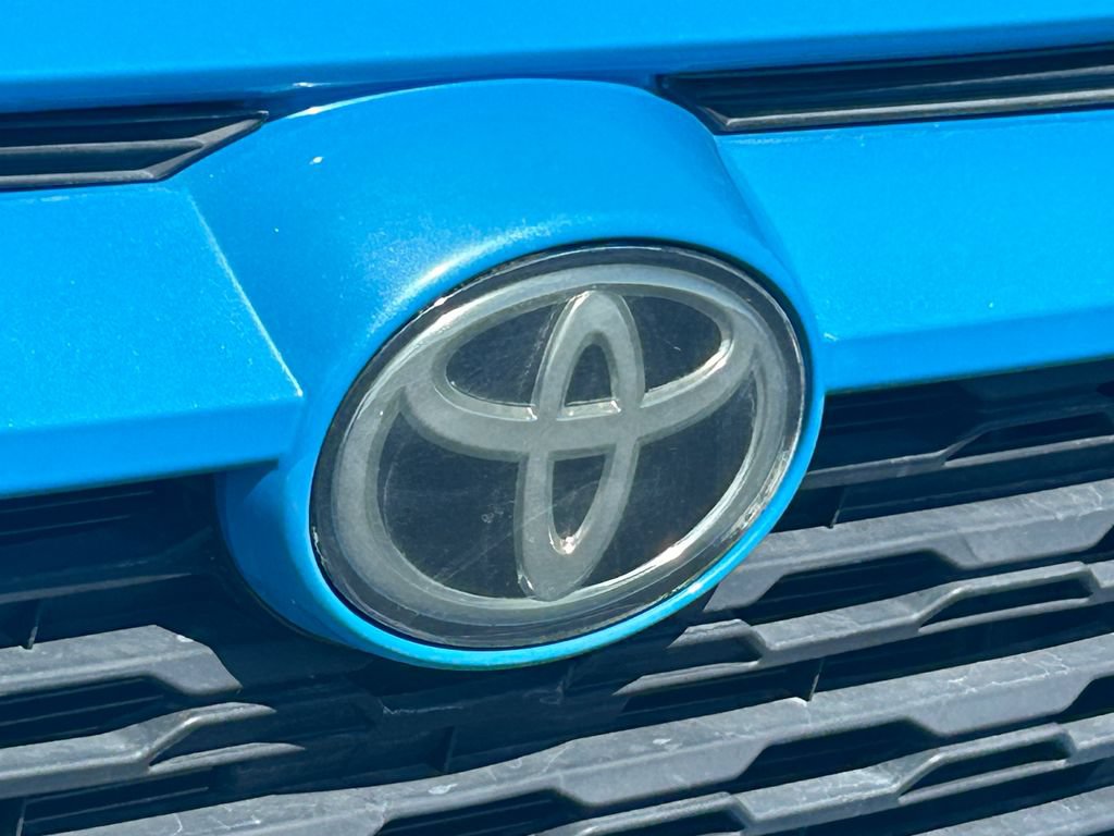 Used 2021 Toyota RAV4 XLE AWD/4WD image 10