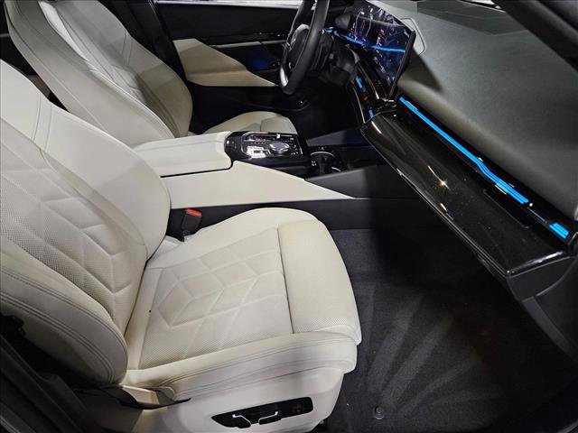 Certified 2024 BMW 530i 530i w/ Premium Package image 21