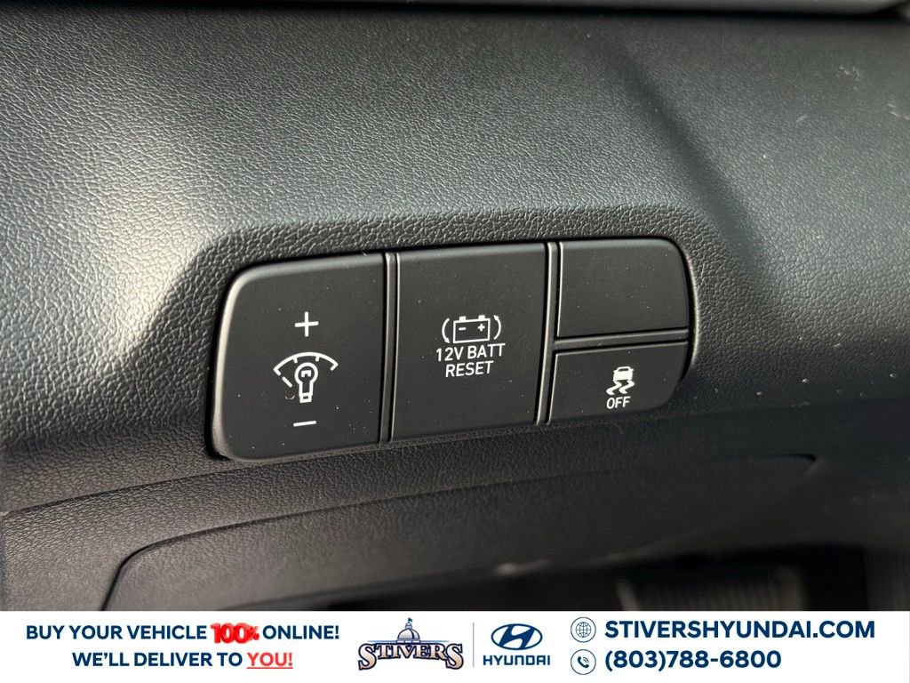 New 2026 Hyundai Elantra Limited image 31