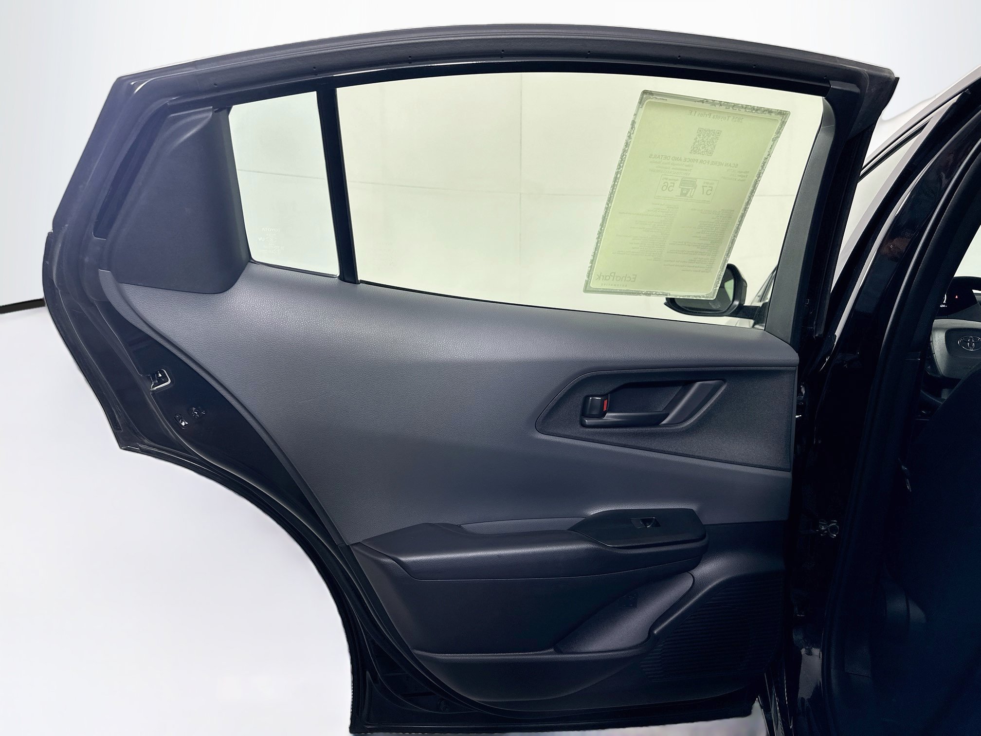 Used 2025 Toyota Prius LE FWD image 26