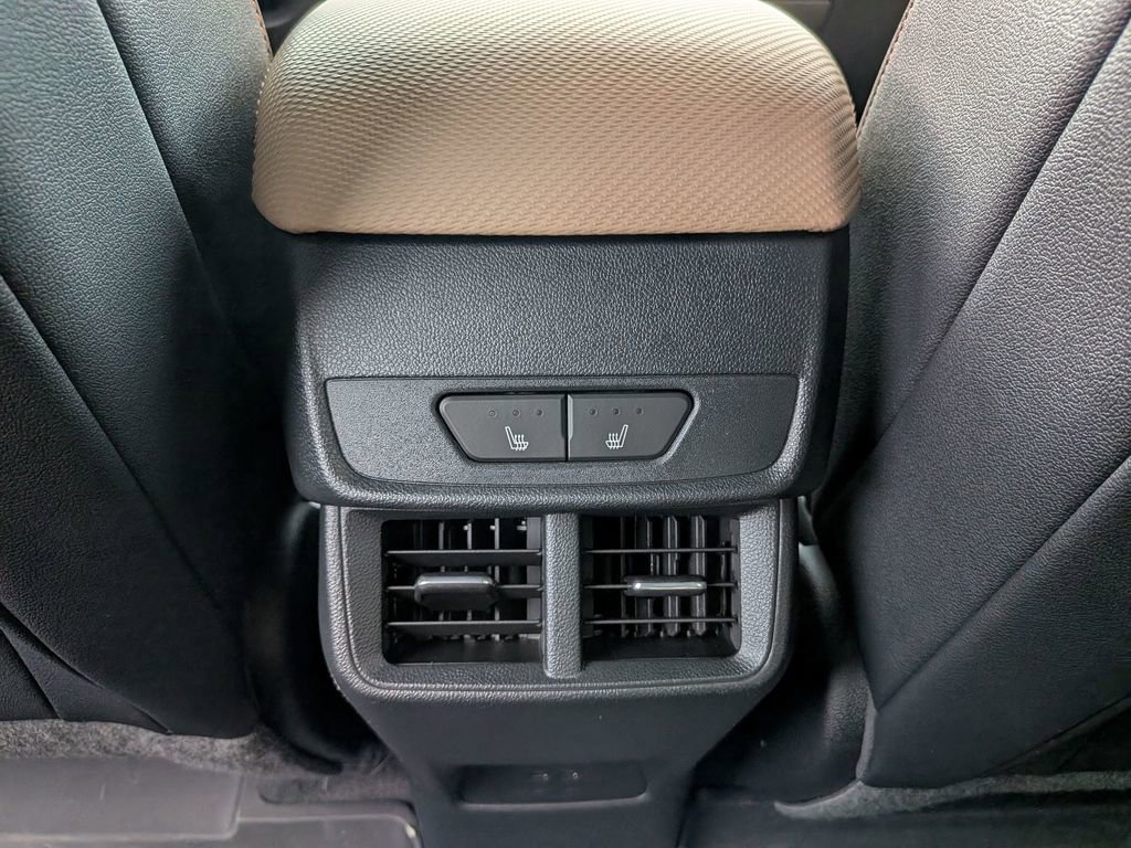 Used 2026 Chevrolet Equinox ACTIV w/ Convenience Package III AWD/4WD image 37