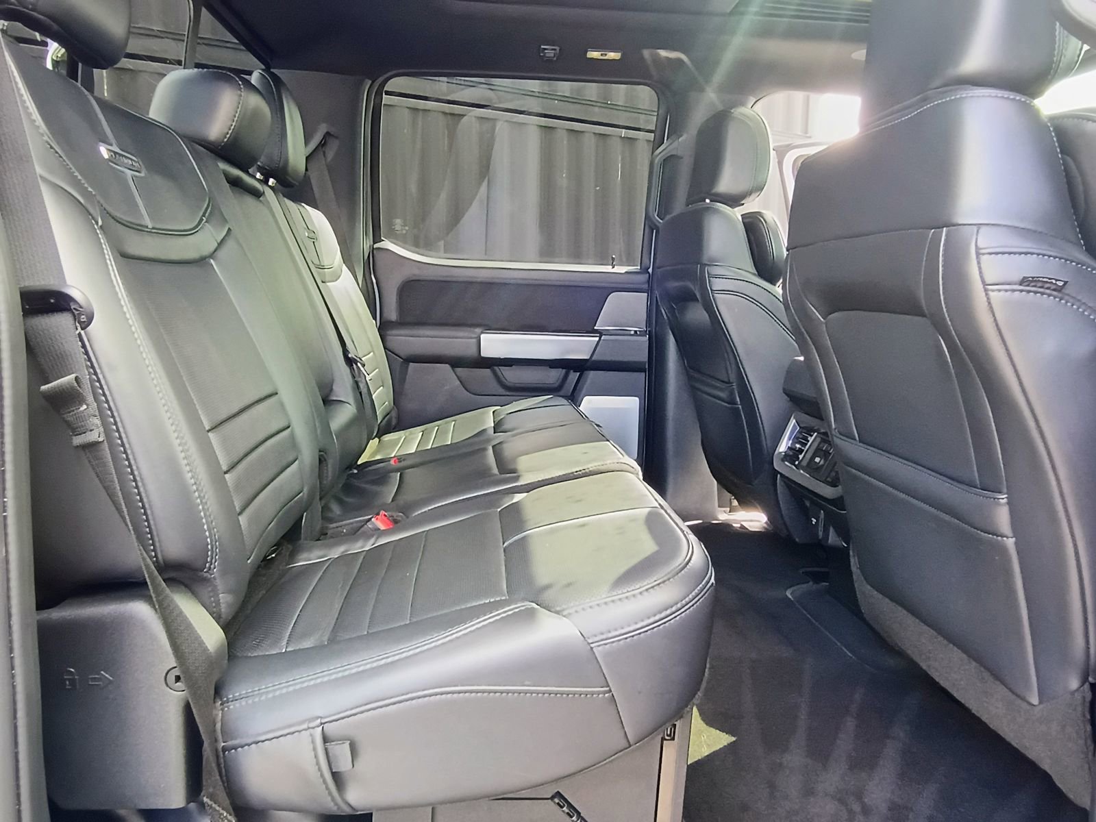 Used 2025 Ford F350 Platinum image 31