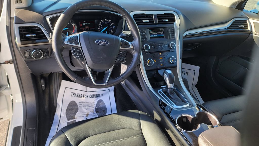 Used 2015 Ford Fusion SE w/ Equipment Group 202A FWD image 24