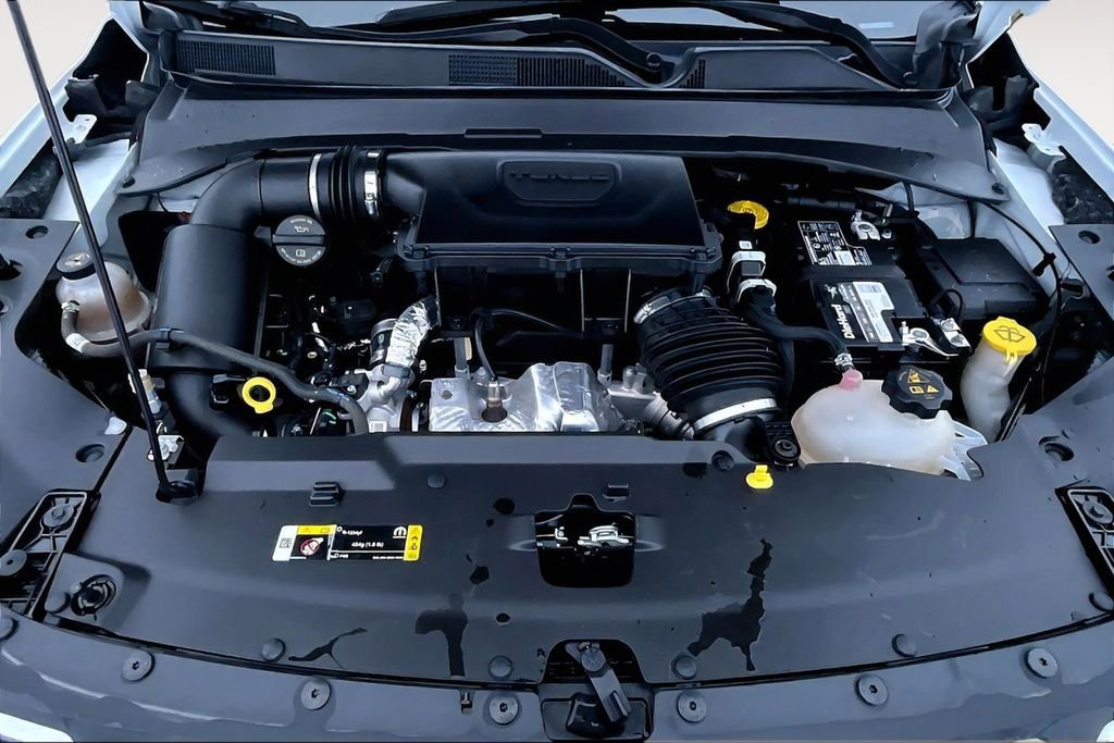 Used 2024 Jeep Compass Latitude image 10