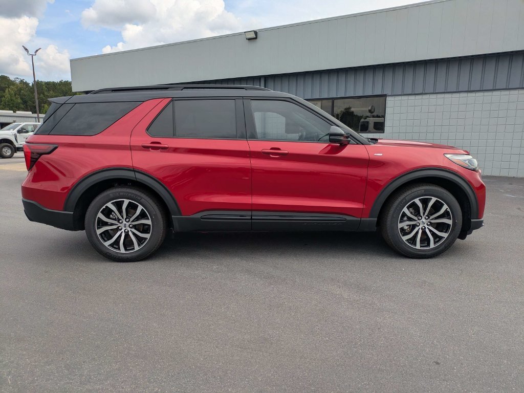 New 2025 Ford Explorer ST-Line w/ Premium Package RWD image 26