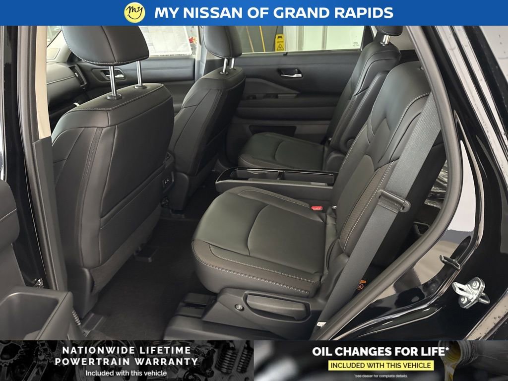 New 2026 Nissan Pathfinder SL image 15