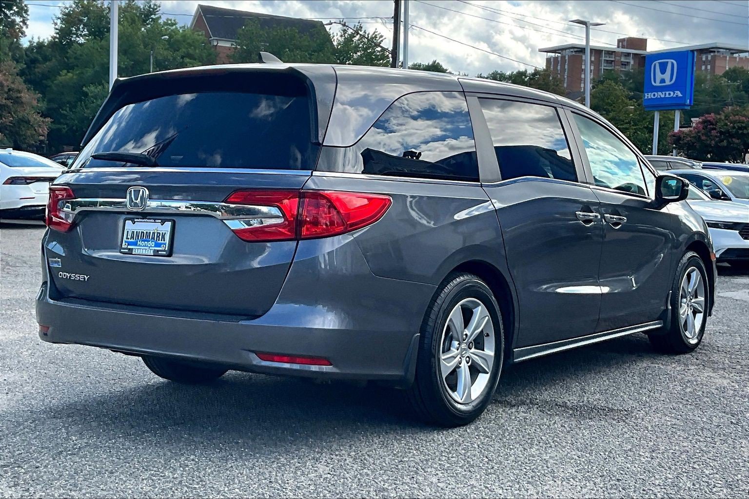 Used 2018 Honda Odyssey EX-L image 2