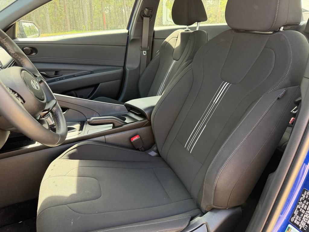 Certified 2025 Hyundai Elantra Sport FWD image 8