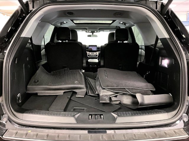Used 2023 Ford Explorer XLT w/ Equipment Group 202A AWD/4WD image 34