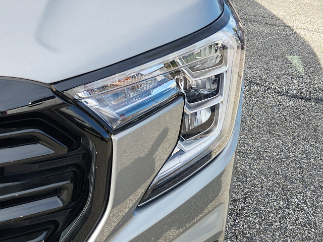 Used 2023 GMC Terrain SLT w/ LPO, 'HIT The Road' Package AWD/4WD image 9