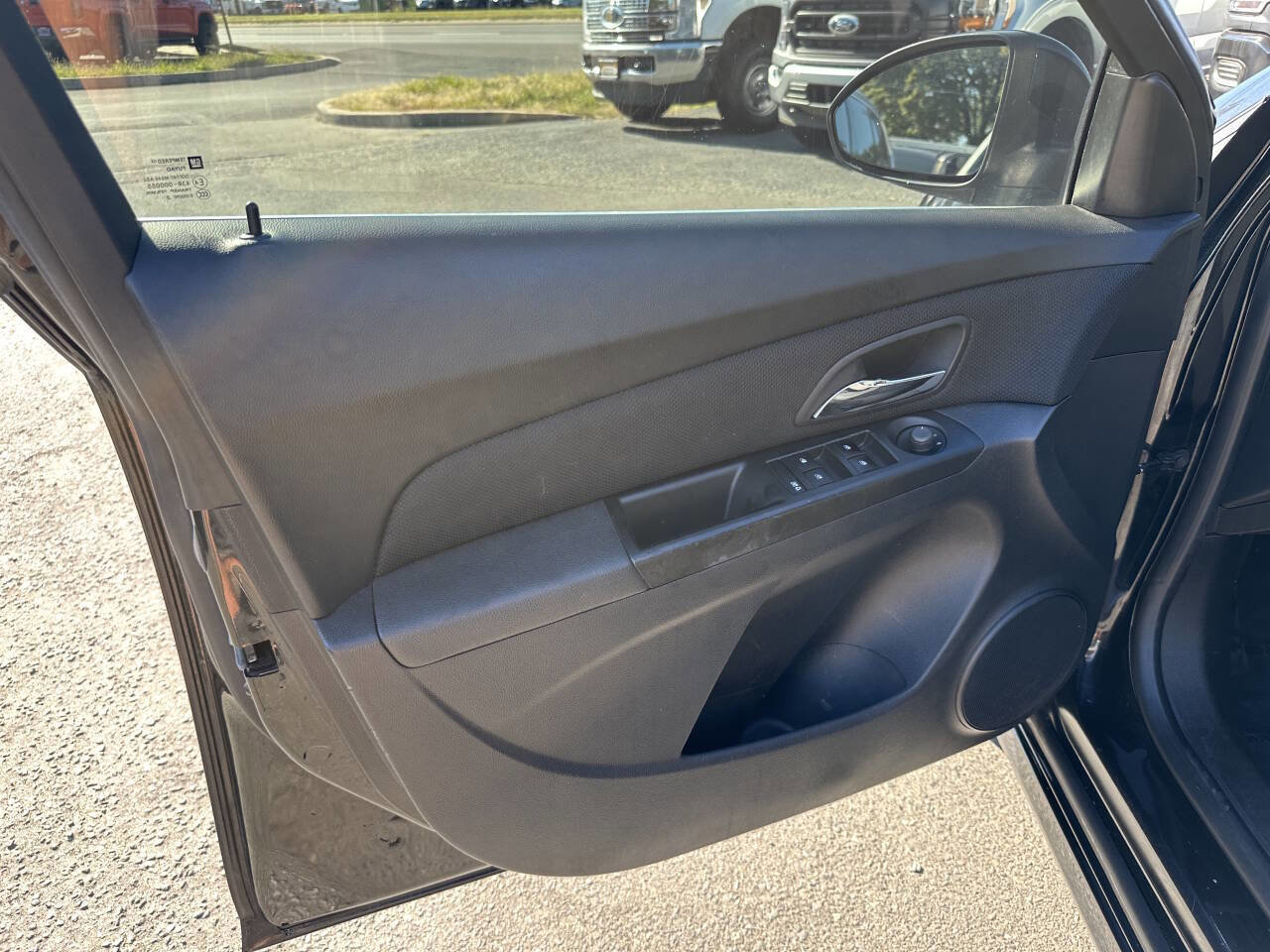 Used 2013 Chevrolet Cruze LT w/ RS Package image 10