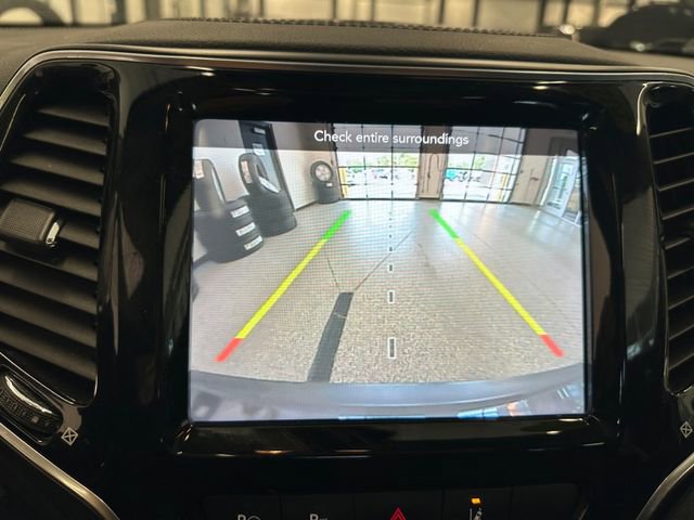 Used 2022 Jeep Cherokee Limited AWD/4WD image 29
