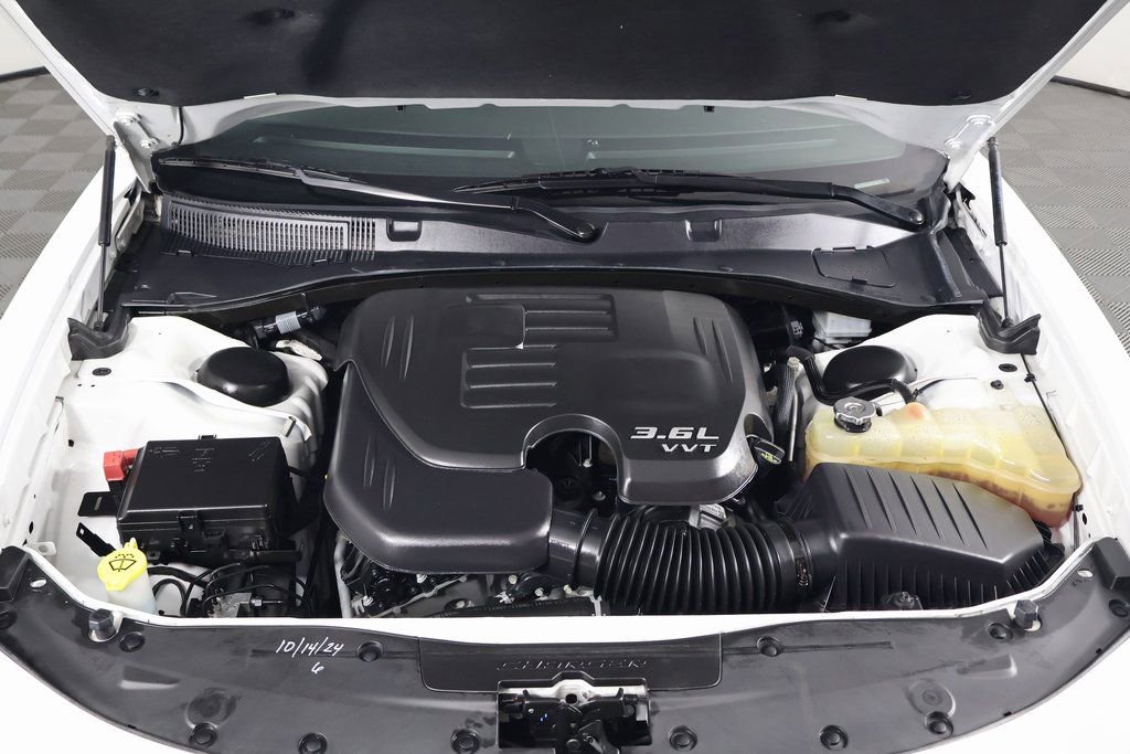 Used 2022 Dodge Charger SXT w/ Leather Interior Group image 15