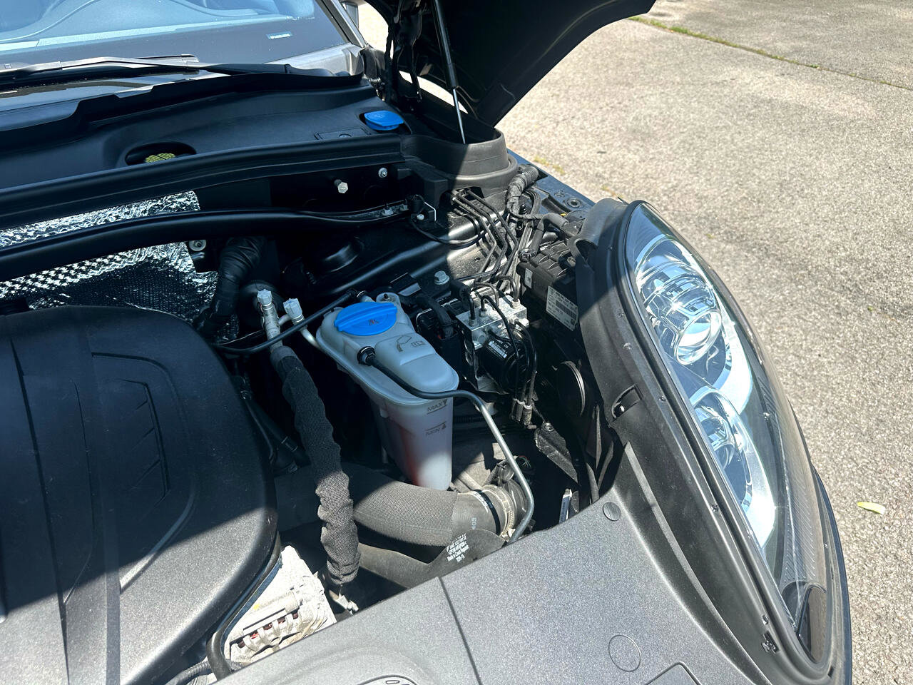 Used 2018 Porsche Macan Sport Edition image 24