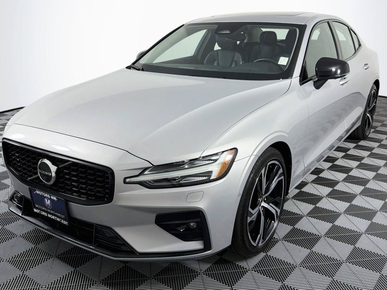 Used 2024 Volvo S60 B5 Plus FWD image 5