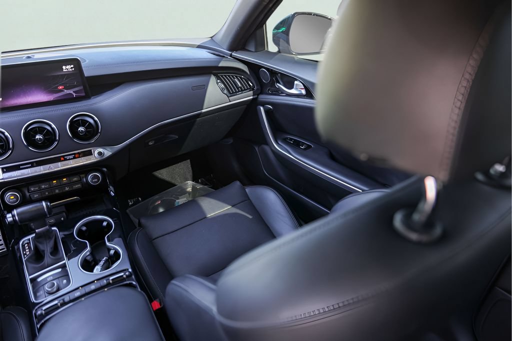 Used 2022 Kia Stinger GT-Line RWD image 30