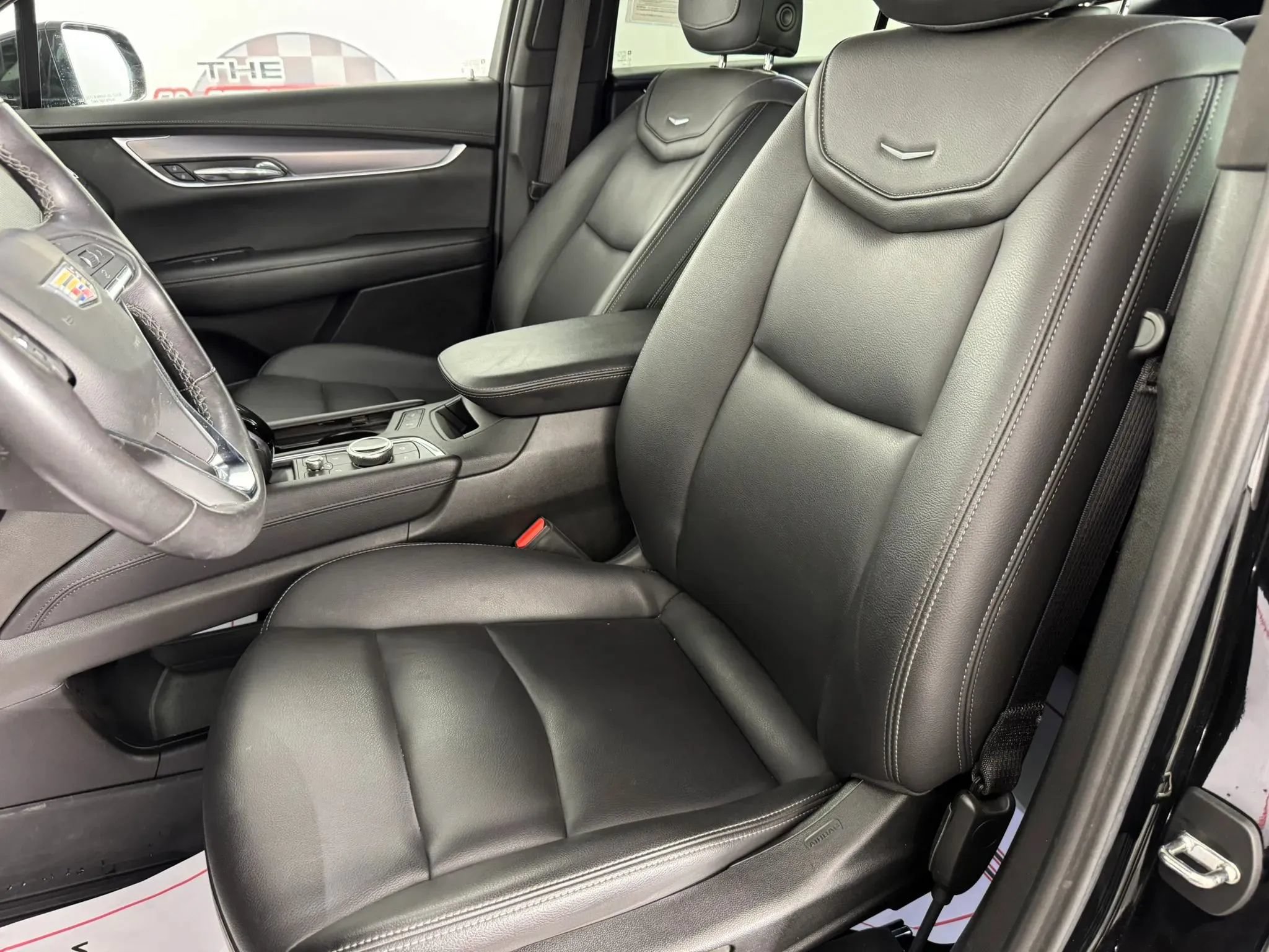 Used 2023 Cadillac XT6 Luxury AWD/4WD image 33