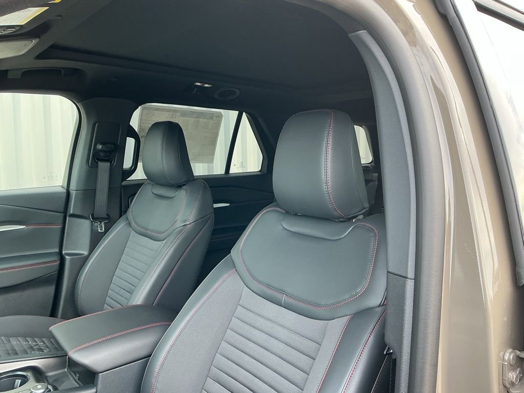 New 2026 Ford Explorer ST-Line w/ ST-Line Street Pack image 9