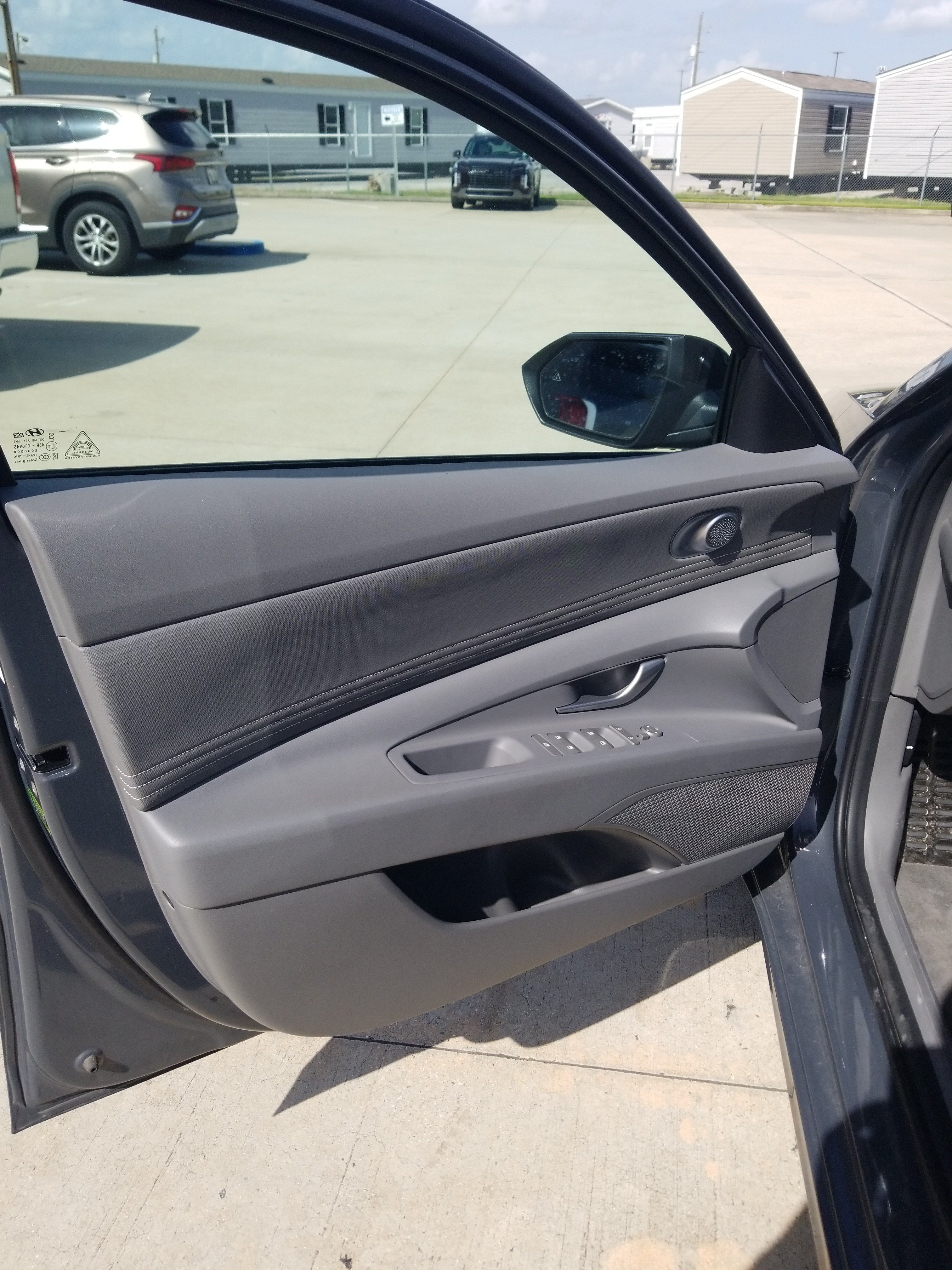 Used 2025 Hyundai Elantra Sport FWD image 9