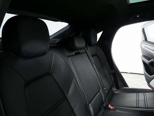 New 2026 Porsche Cayenne GTS image 24