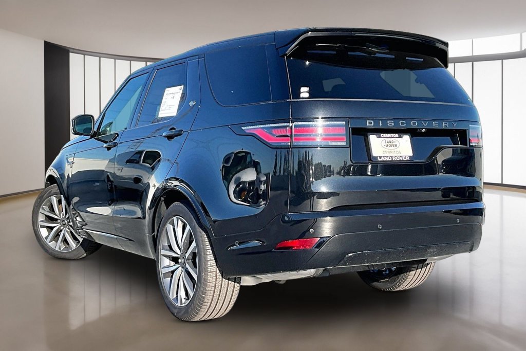 Certified 2025 Land Rover Discovery Dynamic SE AWD/4WD image 4